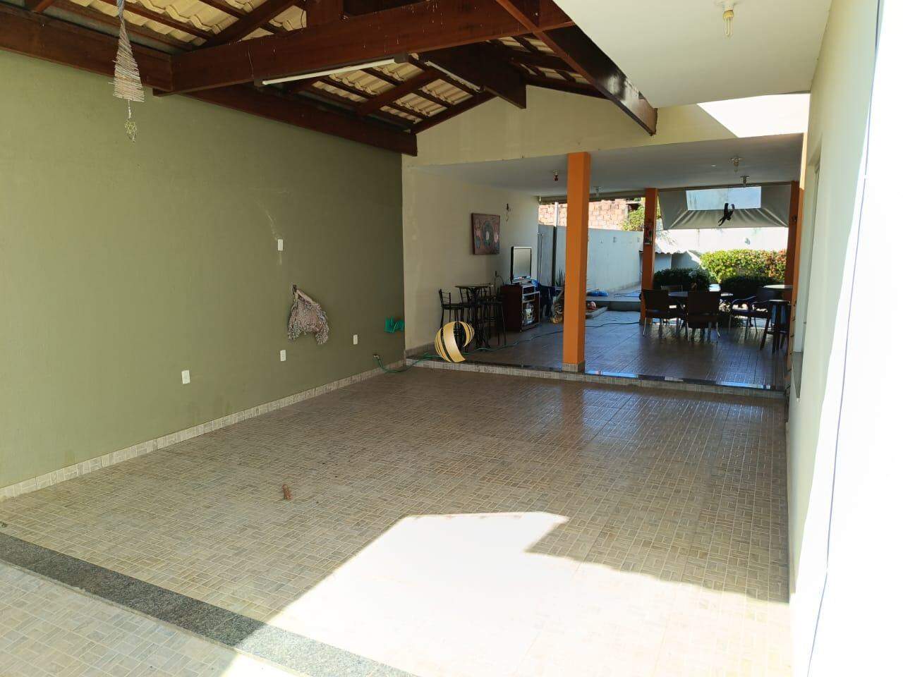 Casa à venda com 3 quartos, 300m² - Foto 4