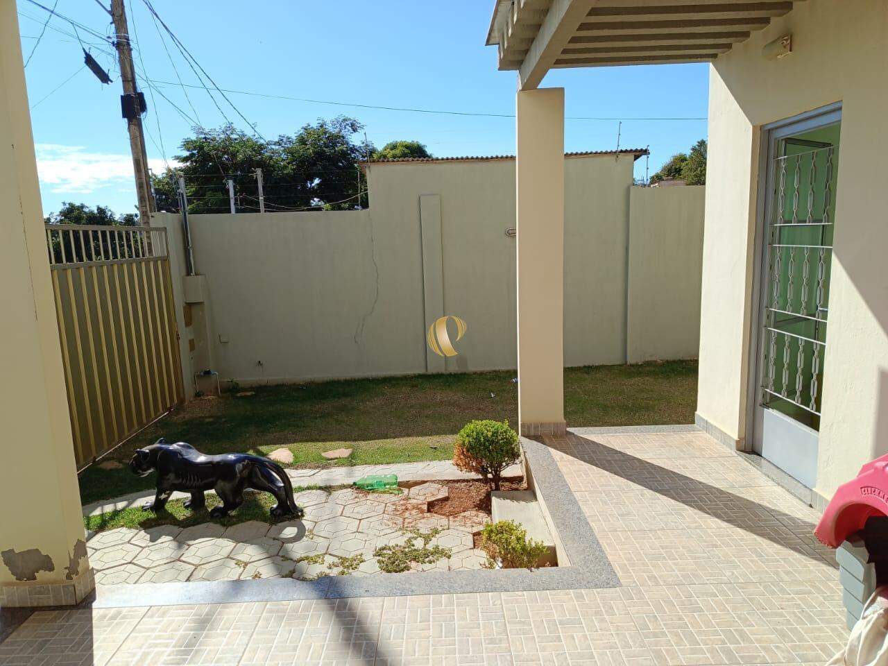 Casa à venda com 3 quartos, 300m² - Foto 3