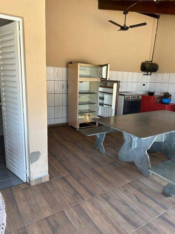 Chácara à venda com 3 quartos, 172m² - Foto 9