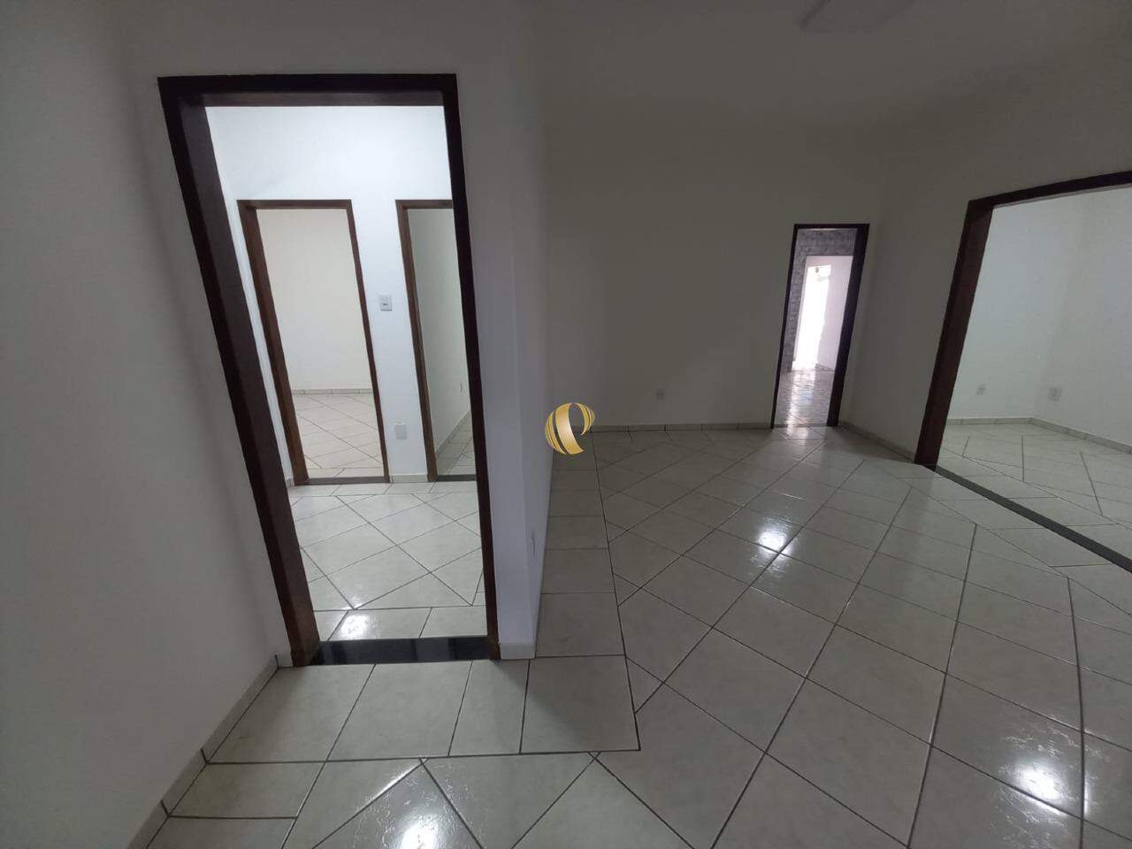 Casa à venda com 4 quartos, 240m² - Foto 18