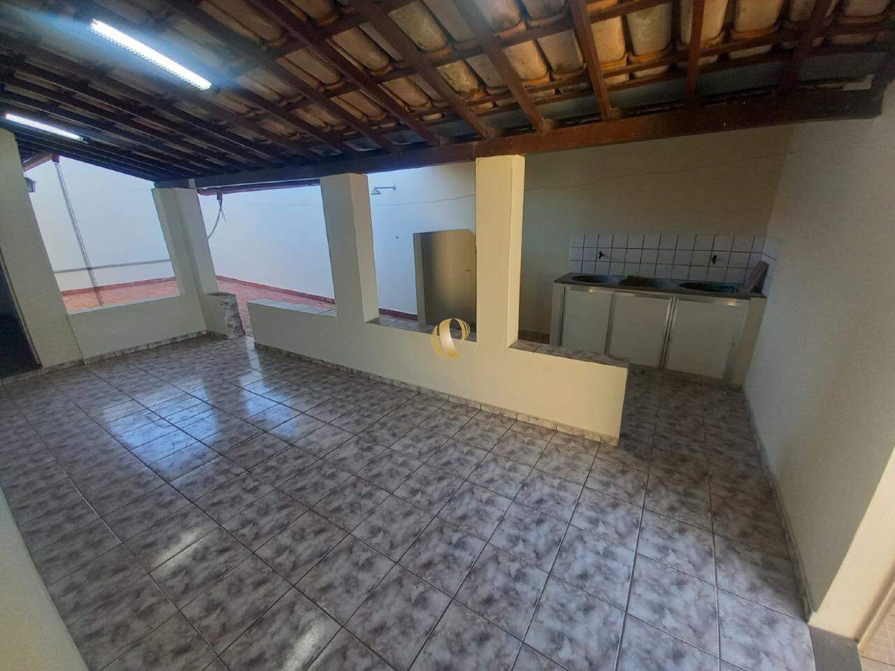 Casa à venda com 4 quartos, 240m² - Foto 22