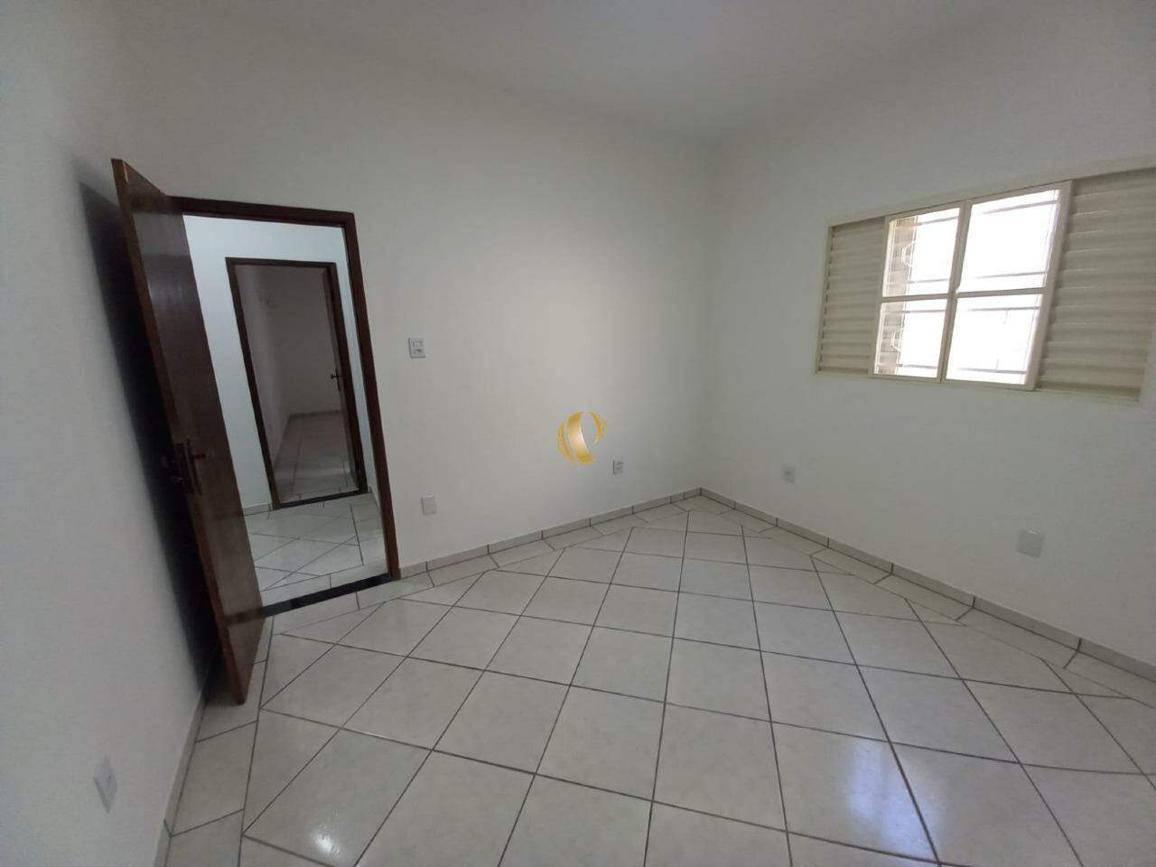 Casa à venda com 4 quartos, 240m² - Foto 11