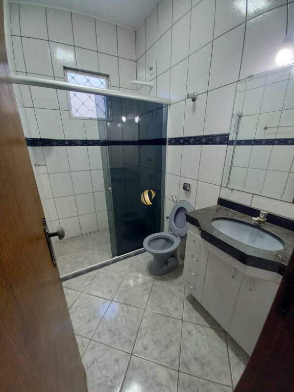 Casa à venda com 4 quartos, 240m² - Foto 19