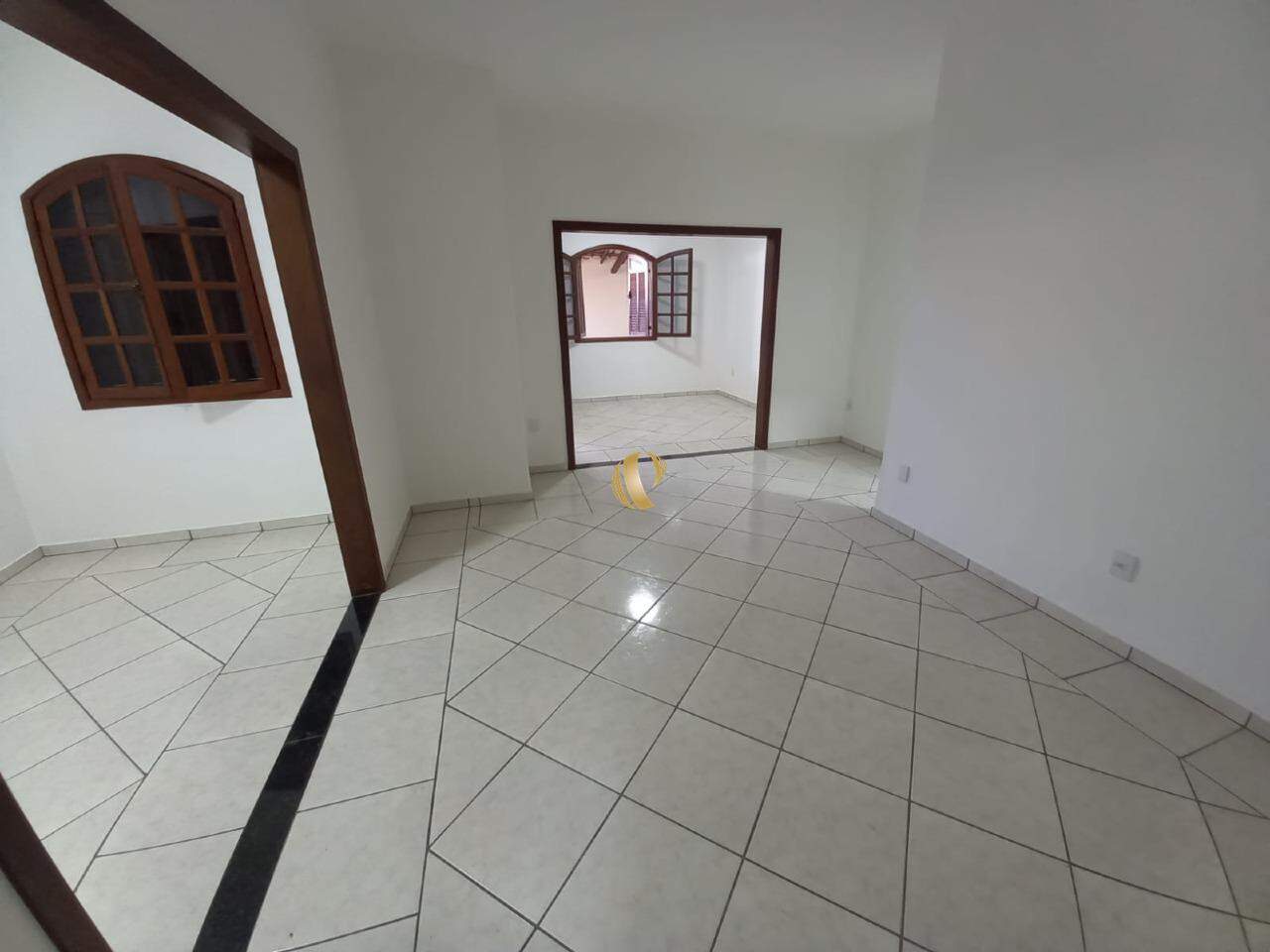 Casa à venda com 4 quartos, 240m² - Foto 8