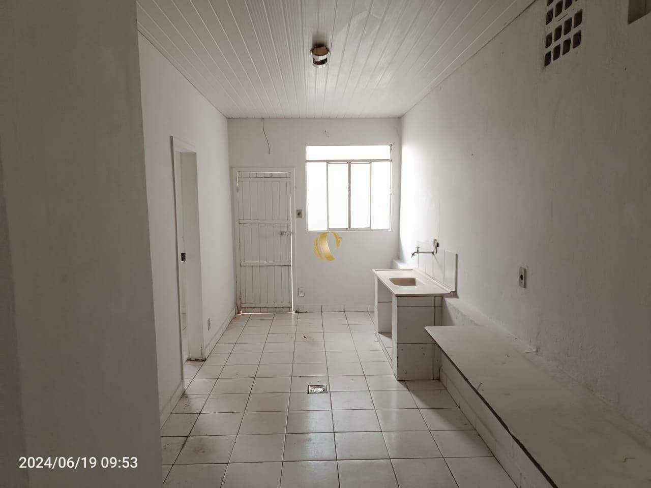 Casa para alugar com 3 quartos, 45m² - Foto 13