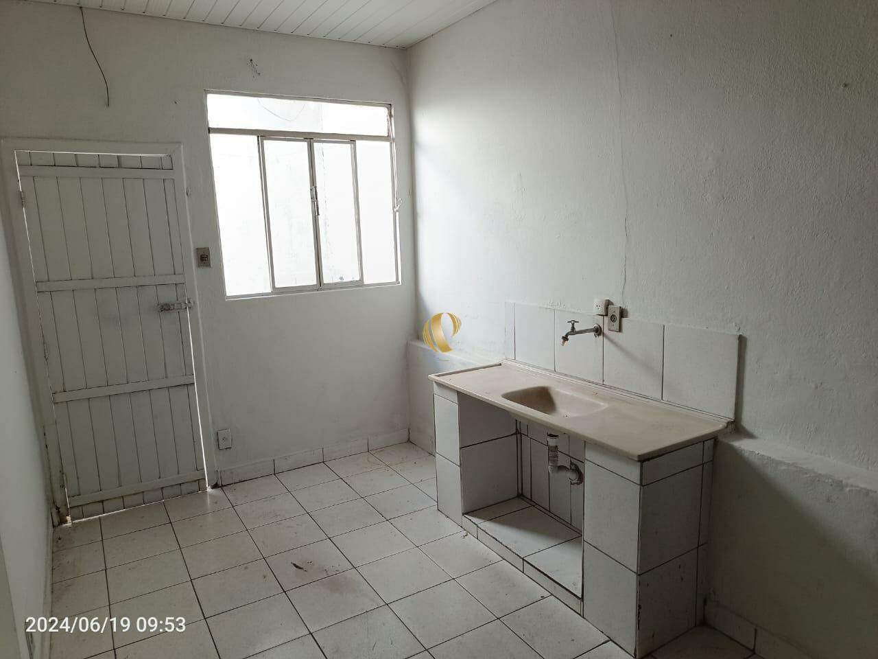 Casa para alugar com 3 quartos, 45m² - Foto 14