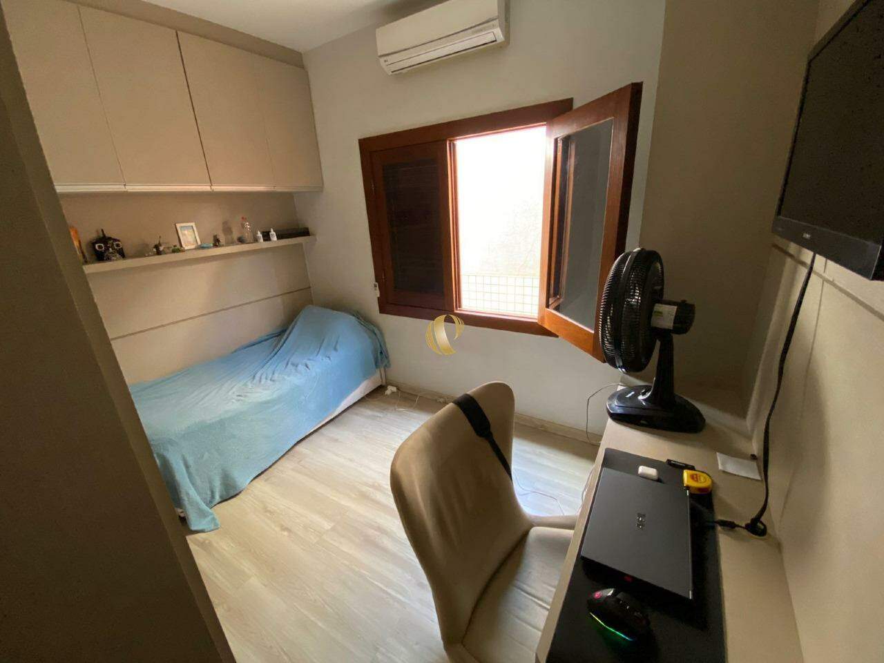 Casa à venda com 3 quartos, 240m² - Foto 8