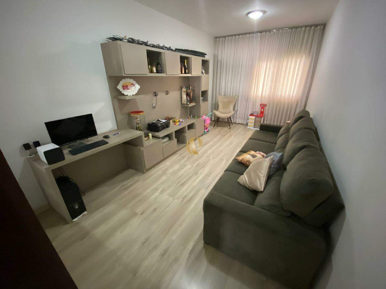 Casa à venda com 3 quartos, 240m² - Foto 3