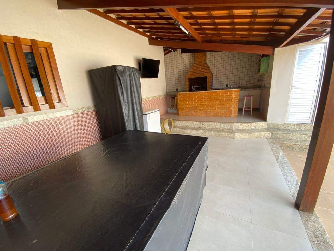 Casa à venda com 3 quartos, 240m² - Foto 16