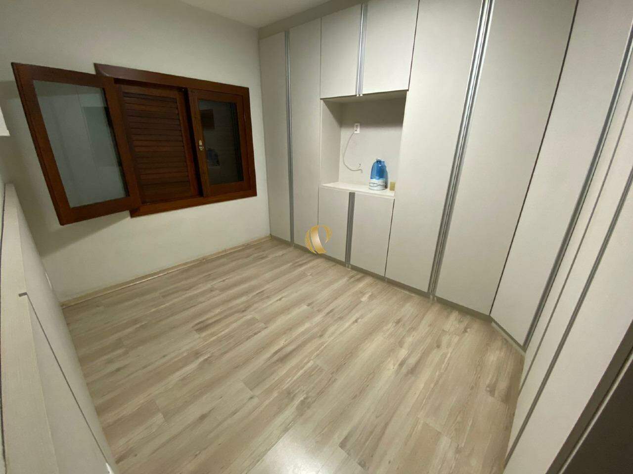 Casa à venda com 3 quartos, 240m² - Foto 5