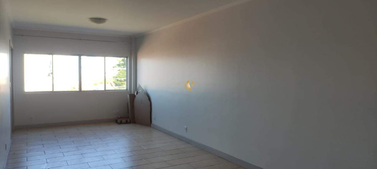 Apartamento para alugar com 4 quartos, 195m² - Foto 5