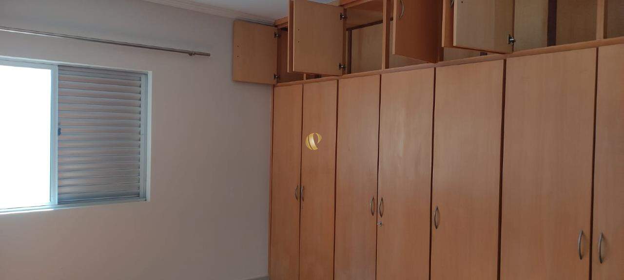 Apartamento para alugar com 4 quartos, 195m² - Foto 13