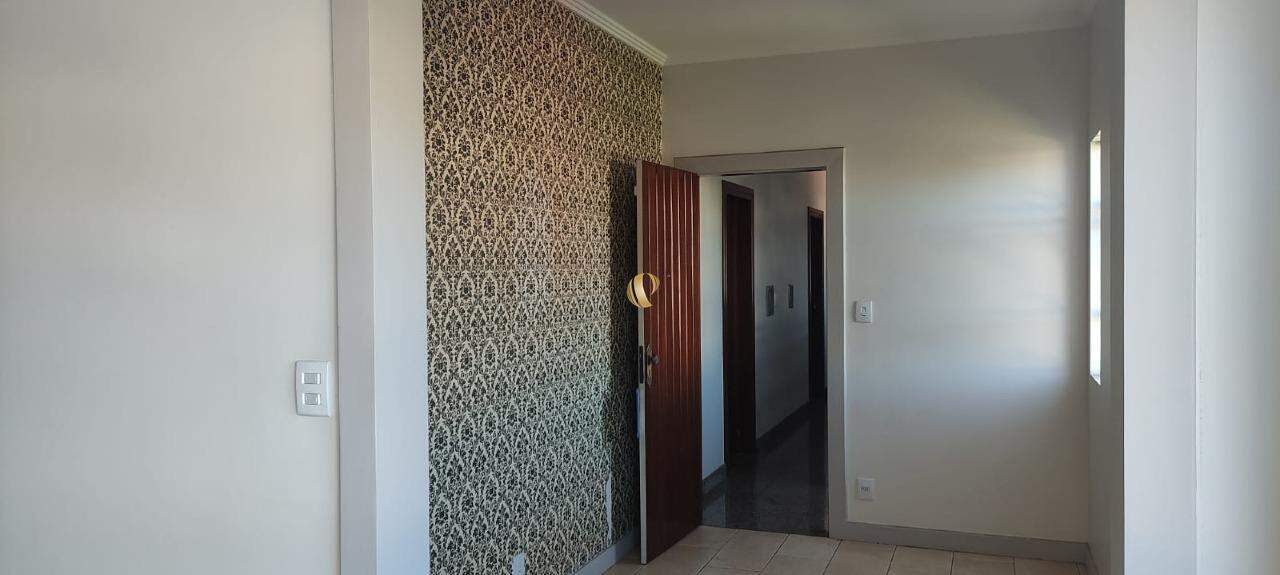 Apartamento para alugar com 4 quartos, 195m² - Foto 3