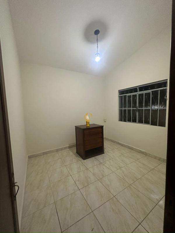 Casa à venda com 3 quartos, 210m² - Foto 6