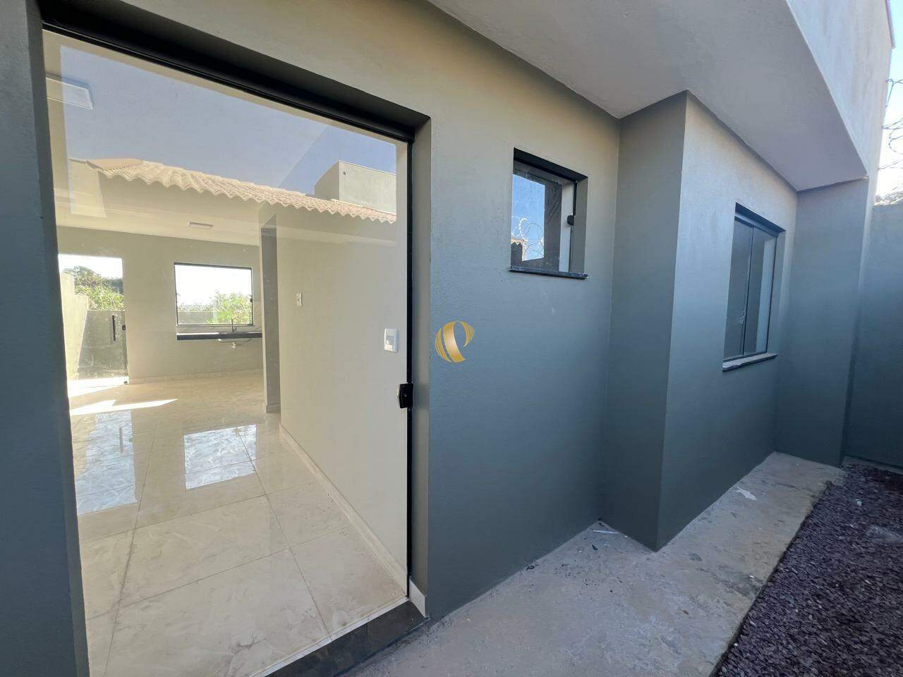 Casa à venda com 2 quartos, 63m² - Foto 1