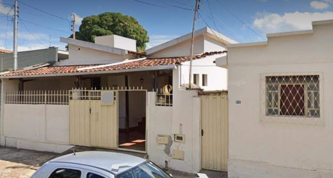 Casa à venda com 3 quartos, 129m² - Foto 2