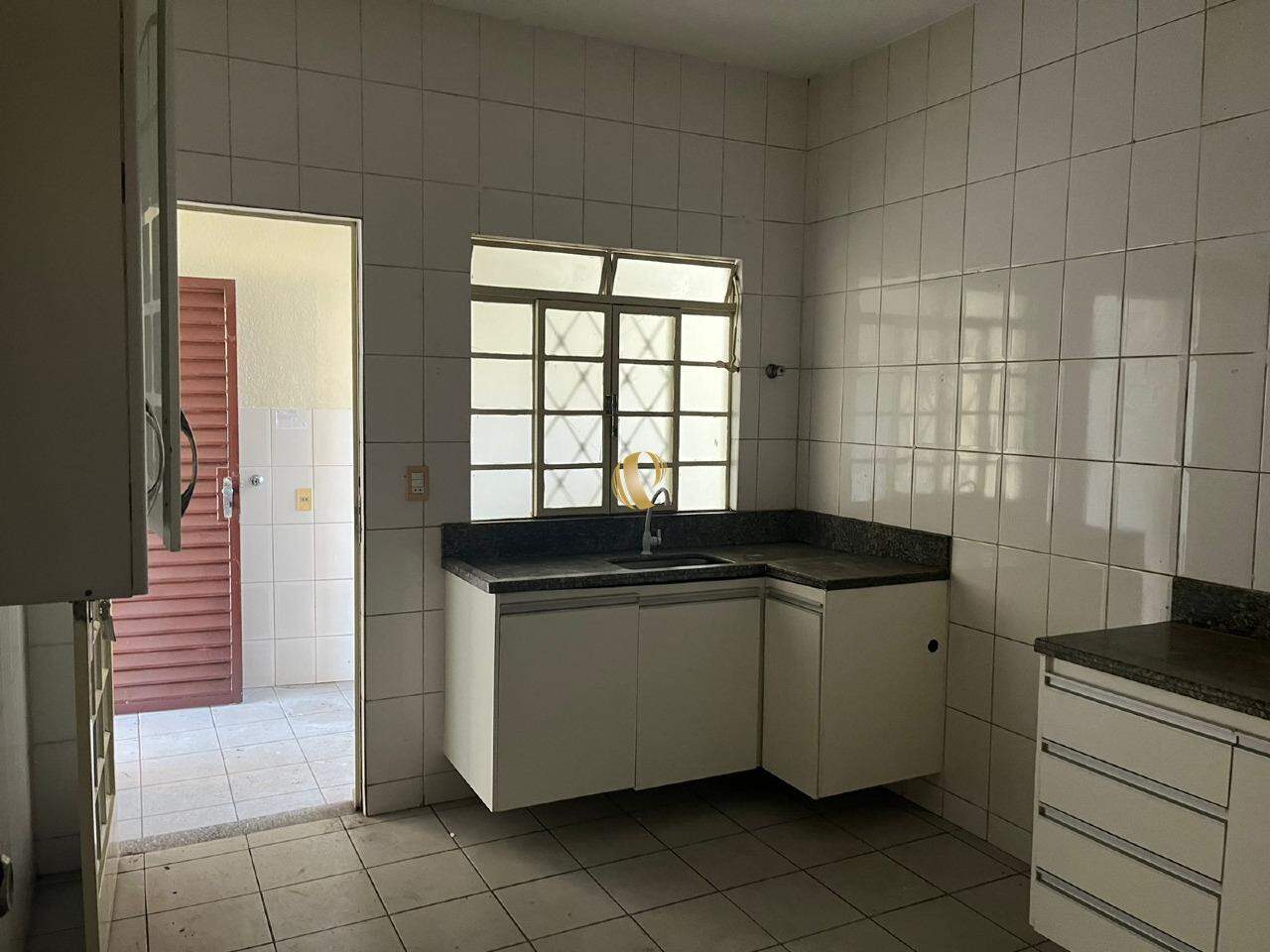 Casa para alugar com 3 quartos, 99m² - Foto 9