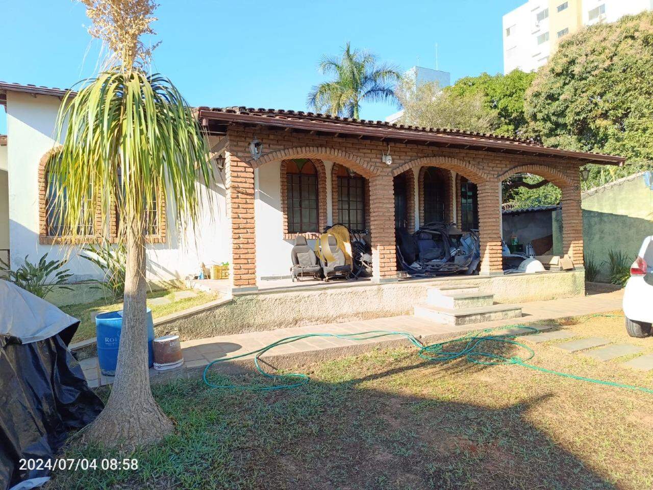 Casa à venda com 4 quartos, 199m² - Foto 1