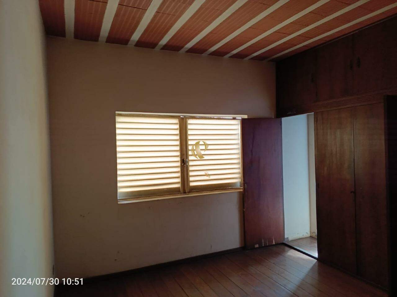 Casa à venda com 4 quartos, 250m² - Foto 8