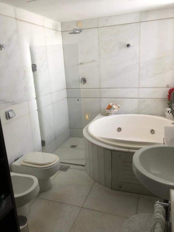 Apartamento à venda com 3 quartos, 180m² - Foto 10