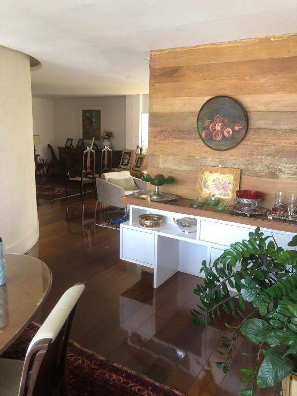 Apartamento à venda com 3 quartos, 180m² - Foto 8