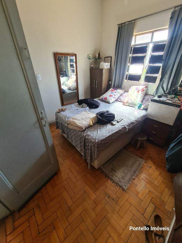 Casa à venda com 5 quartos, 201m² - Foto 4