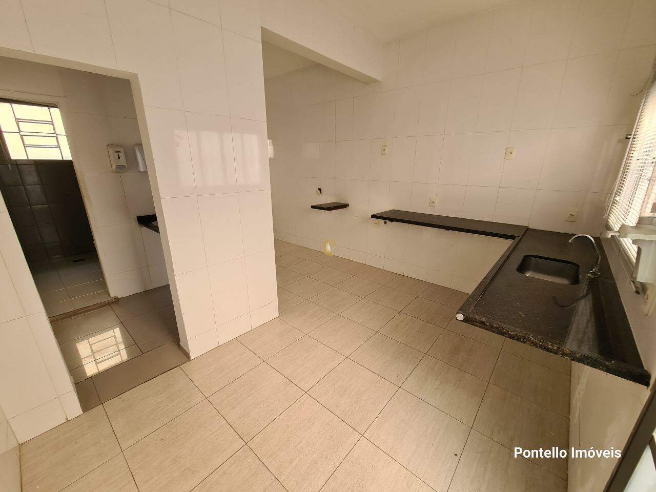 Casa à venda com 6 quartos, 185m² - Foto 14