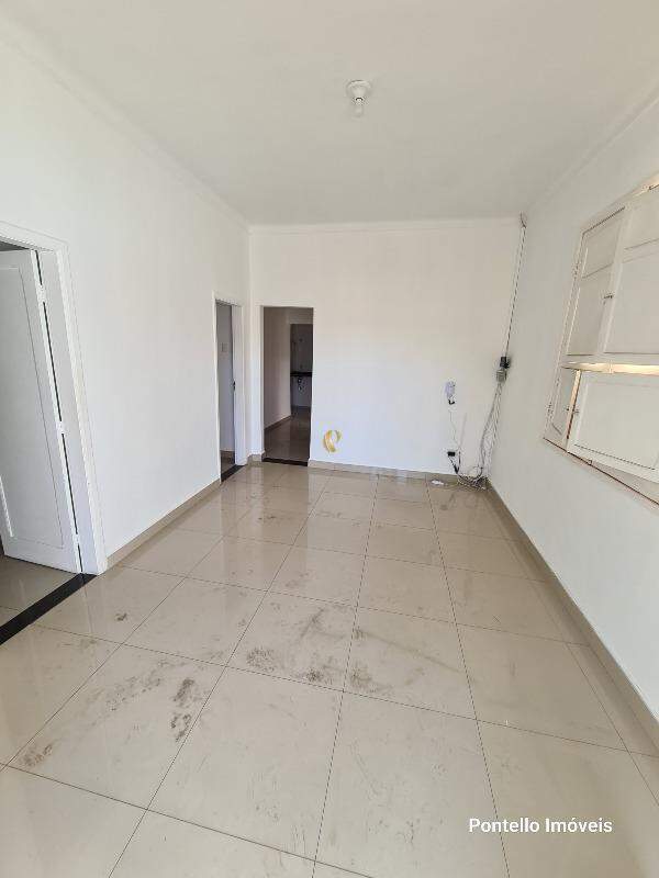 Casa à venda com 6 quartos, 185m² - Foto 7