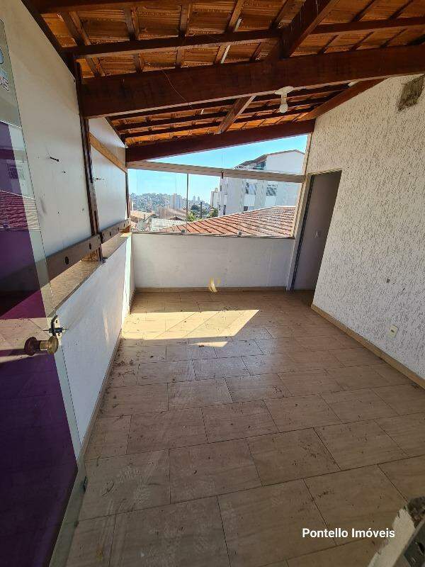 Casa à venda com 6 quartos, 185m² - Foto 25