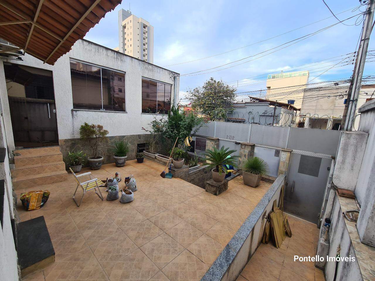 Casa à venda com 4 quartos, 197m² - Foto 4