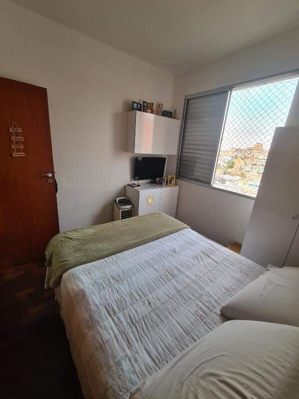 Apartamento à venda com 3 quartos, 85m² - Foto 4