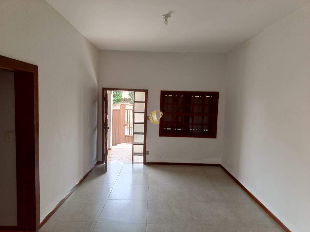 Casa para alugar com 6 quartos, 250m² - Foto 9