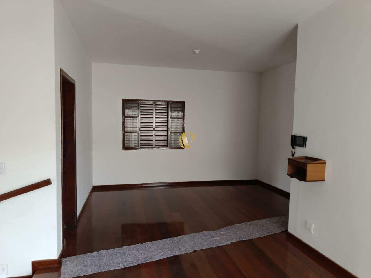 Casa para alugar com 6 quartos, 250m² - Foto 10