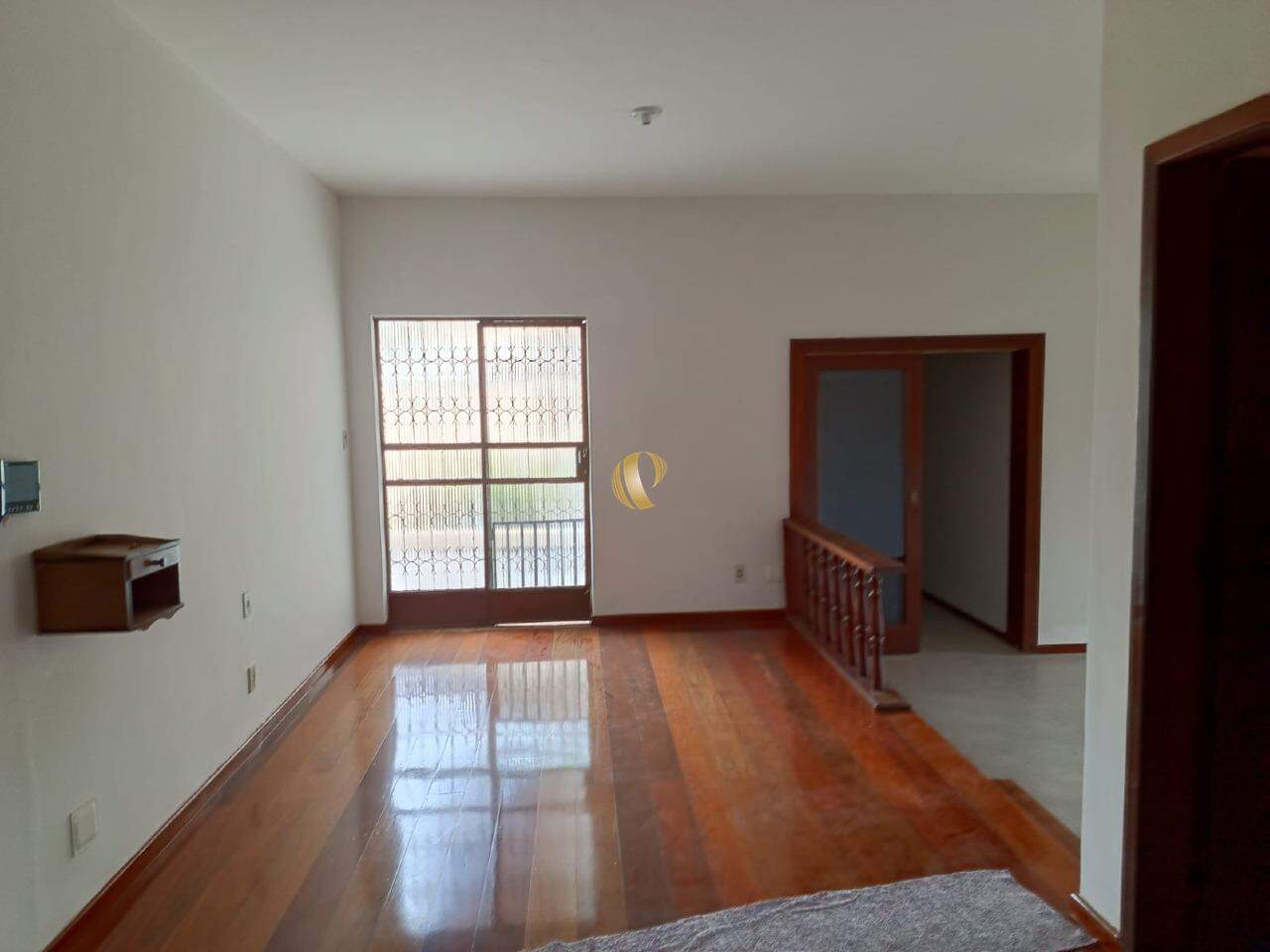 Casa para alugar com 6 quartos, 250m² - Foto 12