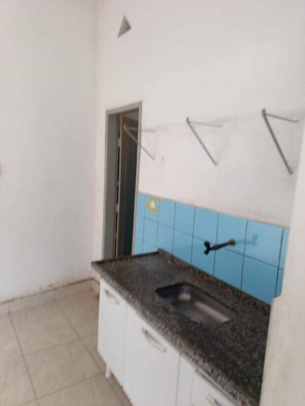 Casa à venda com 3 quartos, 80m² - Foto 7