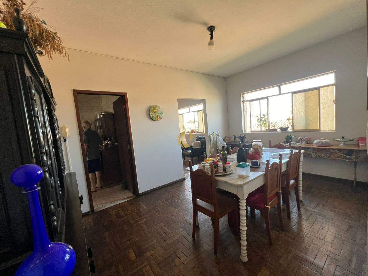 Apartamento à venda com 4 quartos, 139m² - Foto 3