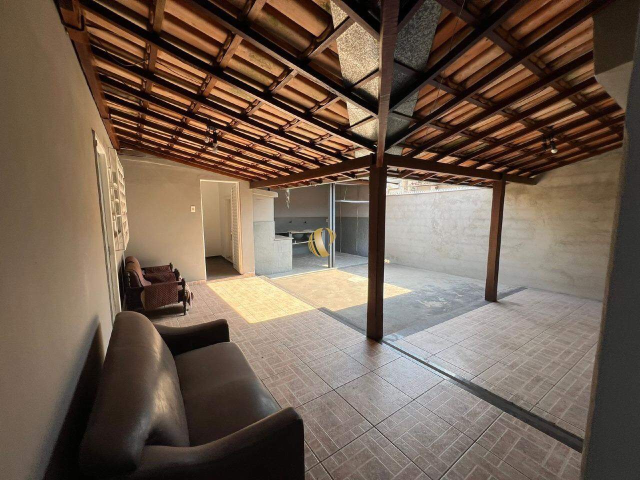 Casa para alugar com 8 quartos, 155m² - Foto 3