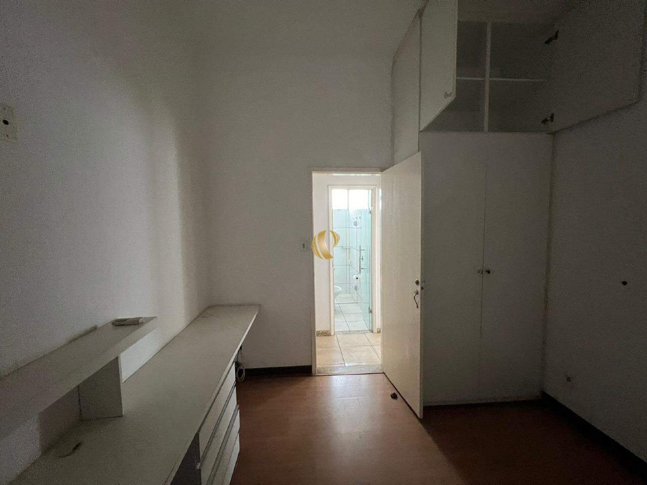 Casa para alugar com 8 quartos, 155m² - Foto 11