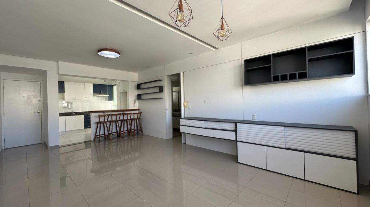 Apartamento à venda com 3 quartos, 85m² - Foto 2