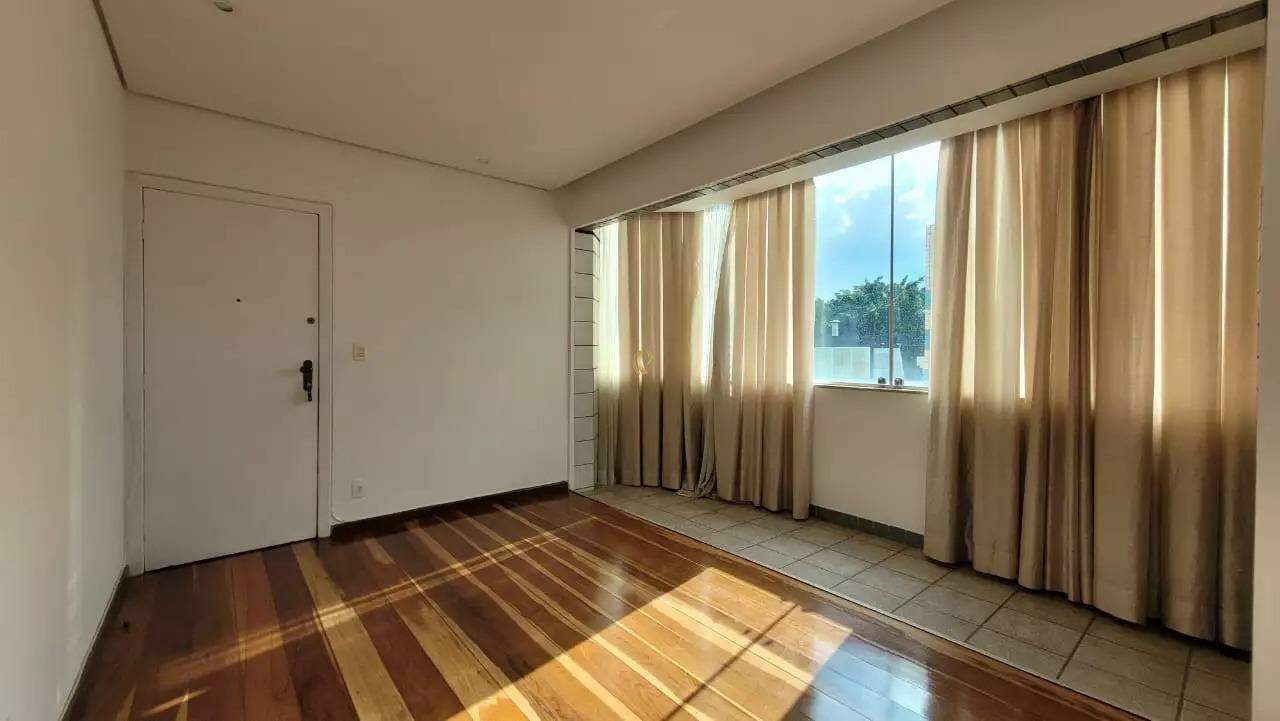 Apartamento à venda com 3 quartos, 105m² - Foto 3