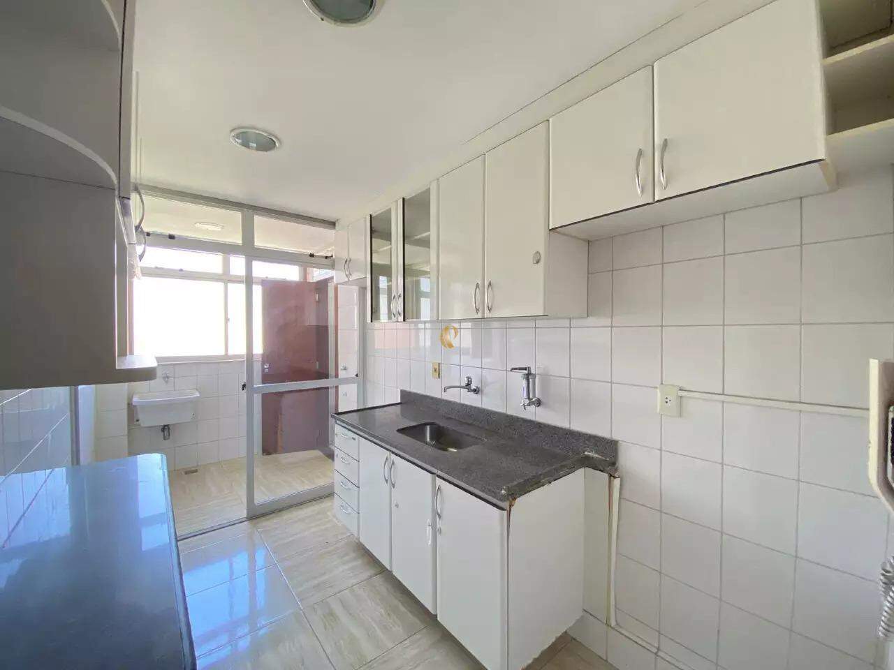 Apartamento à venda com 3 quartos, 90m² - Foto 7