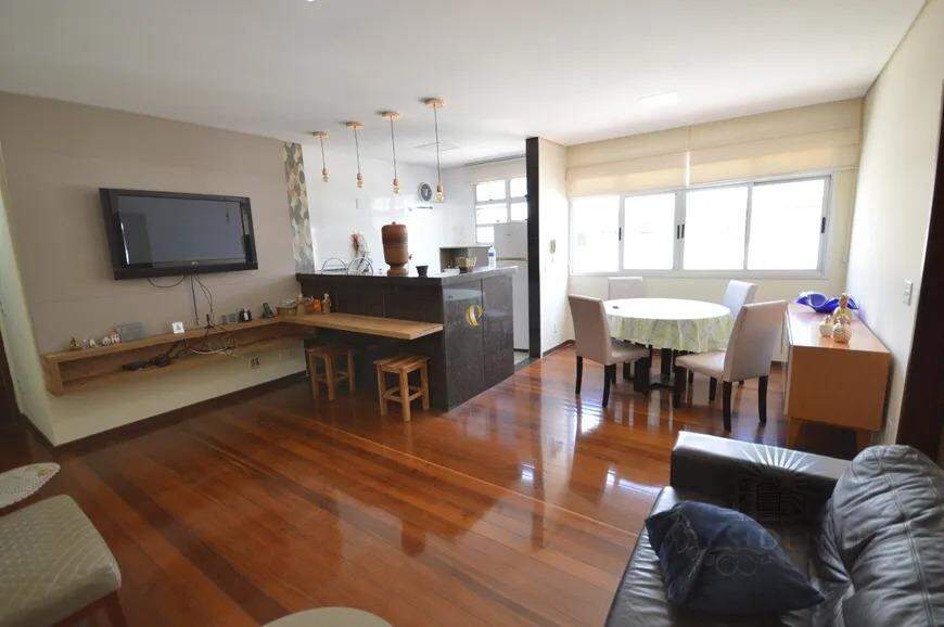 Apartamento à venda com 3 quartos, 95m² - Foto 1