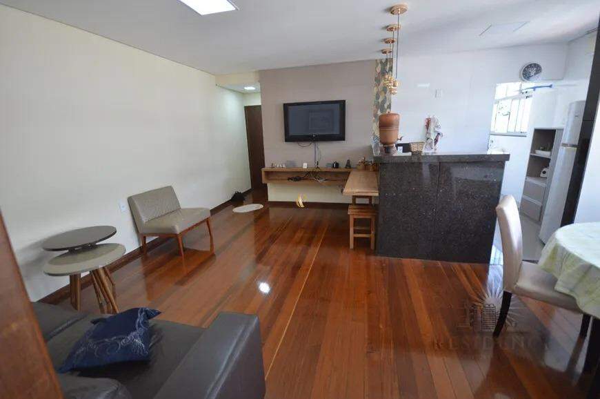 Apartamento à venda com 3 quartos, 95m² - Foto 2