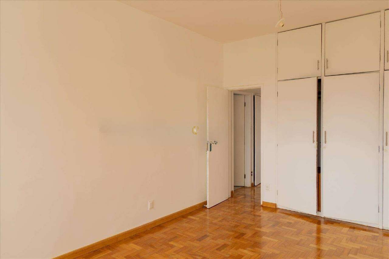 Apartamento à venda com 3 quartos, 156m² - Foto 18