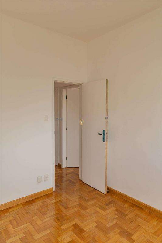 Apartamento à venda com 3 quartos, 156m² - Foto 25