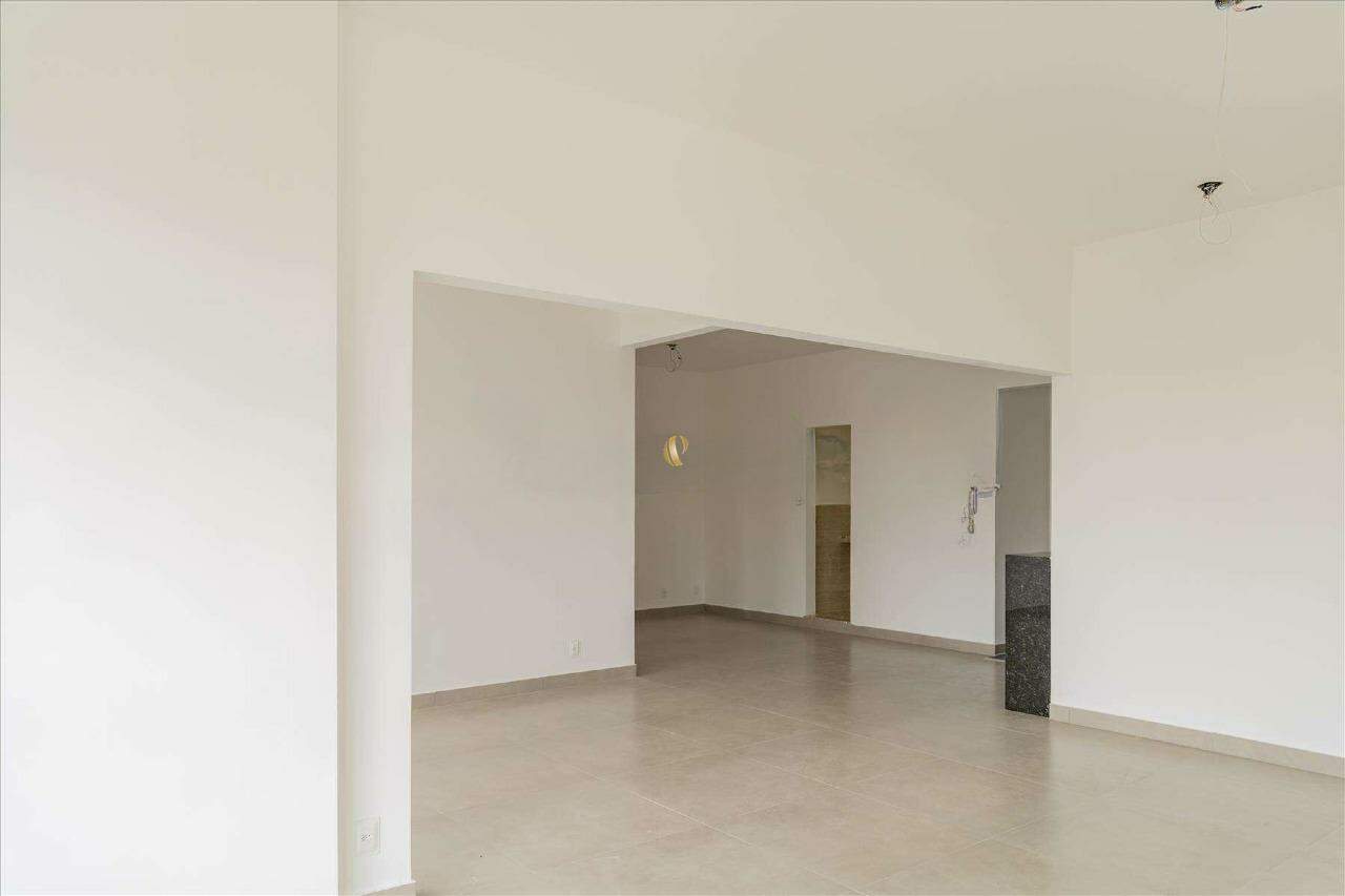 Apartamento à venda com 3 quartos, 156m² - Foto 3