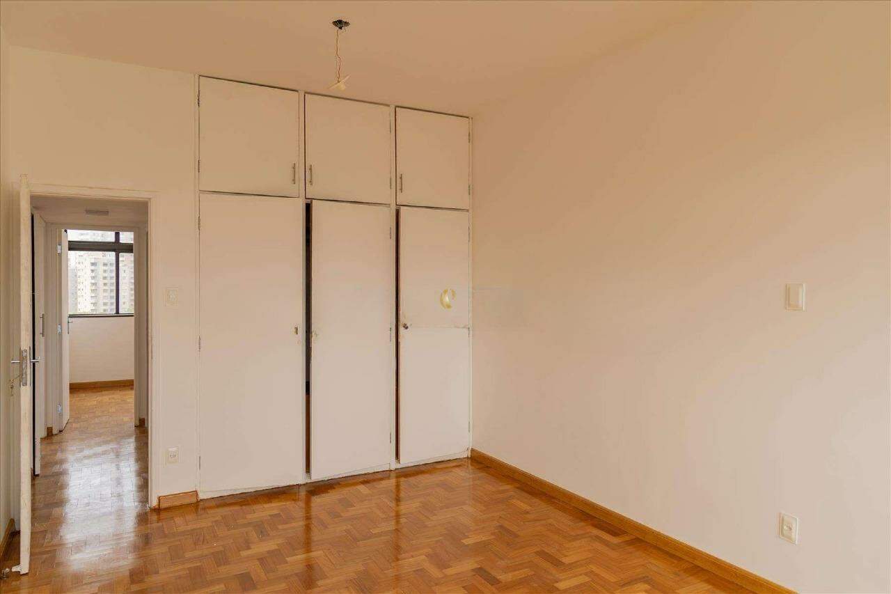 Apartamento à venda com 3 quartos, 156m² - Foto 17