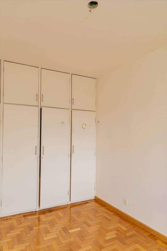 Apartamento à venda com 3 quartos, 156m² - Foto 8