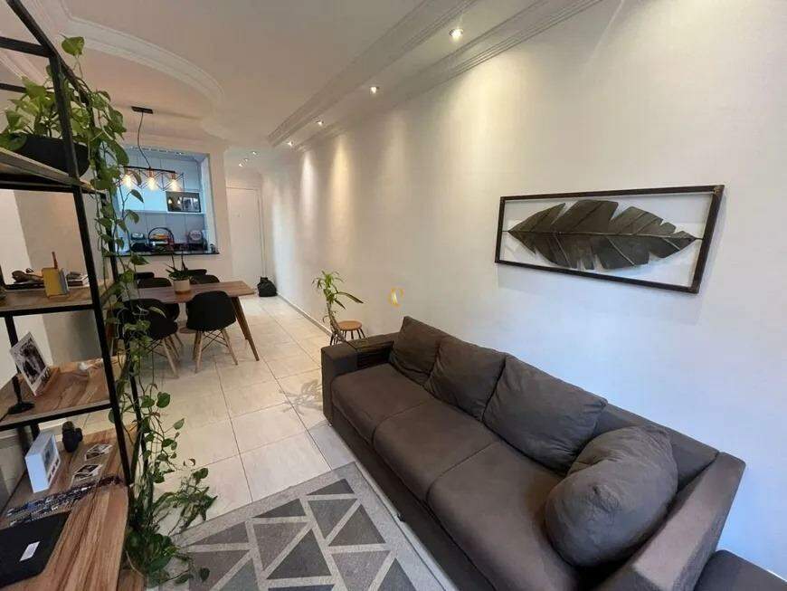 Apartamento à venda com 3 quartos, 70m² - Foto 3