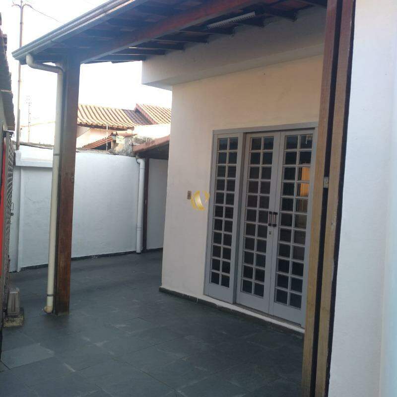 Casa à venda com 3 quartos, 110m² - Foto 2